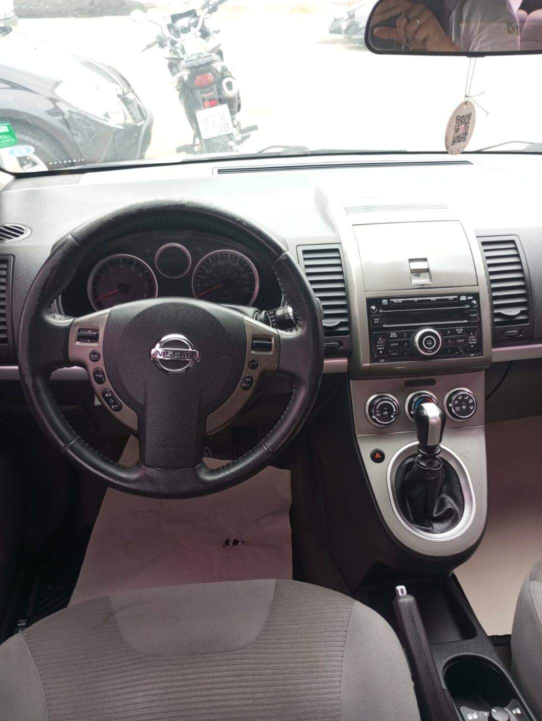 Nissan Sentra /  20S FLEX 2012