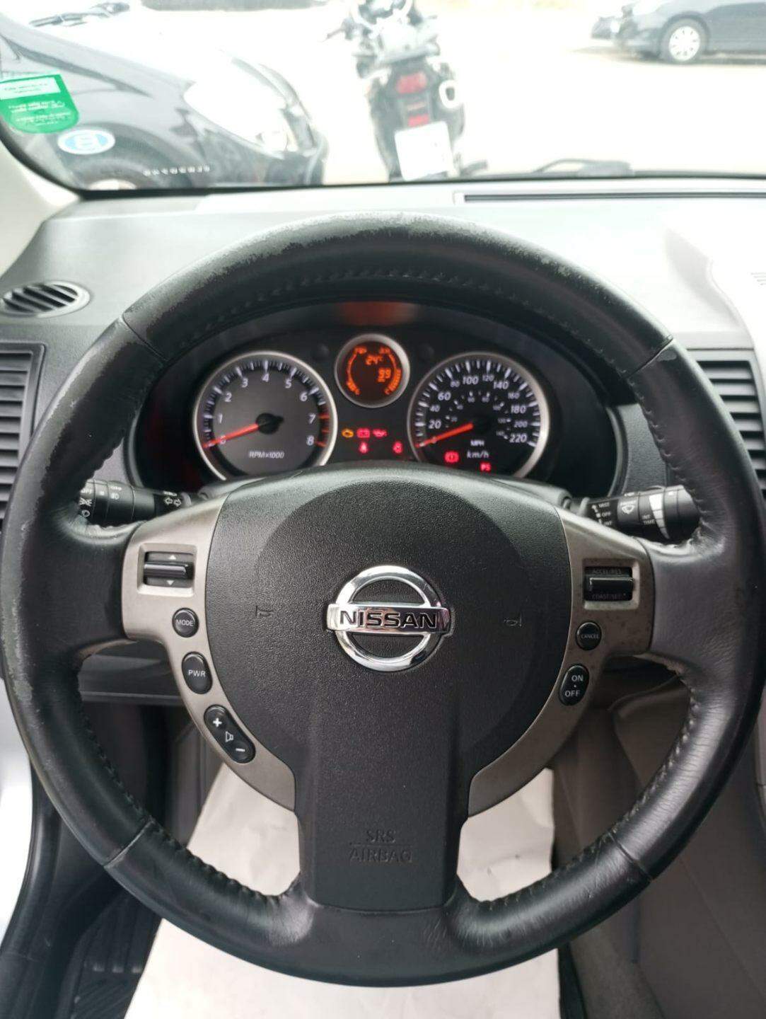 Nissan Sentra /  20S FLEX 2012